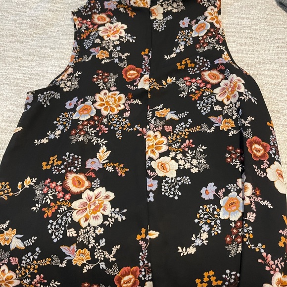 Women’s Blouse - Picture 2 of 3